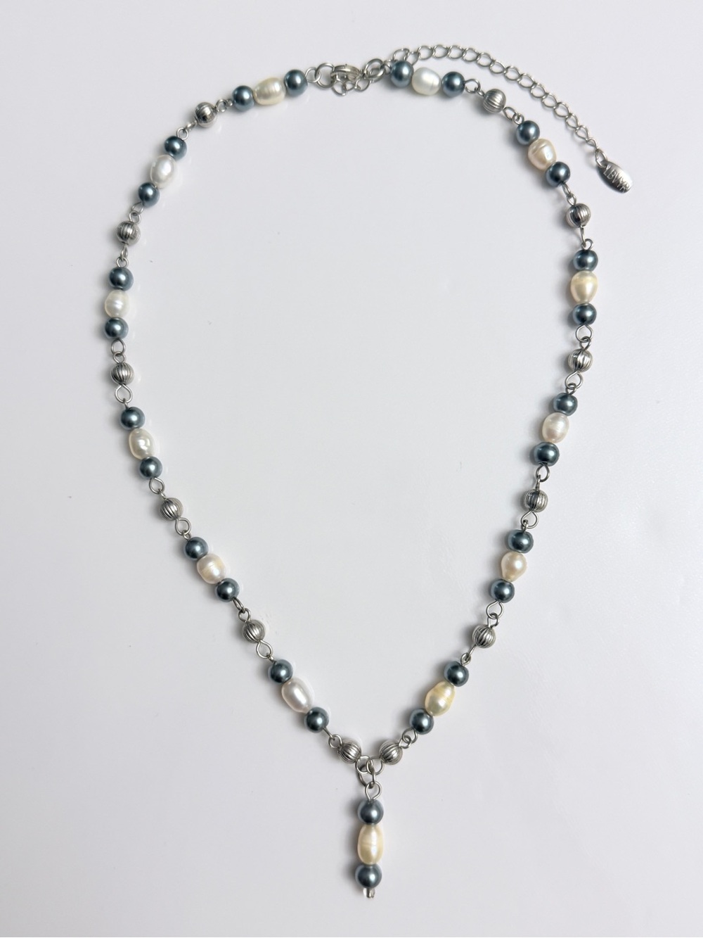 LBVYR Yves Rocher Freshwater Pearls Y Drop Lariat Necklace Vintage